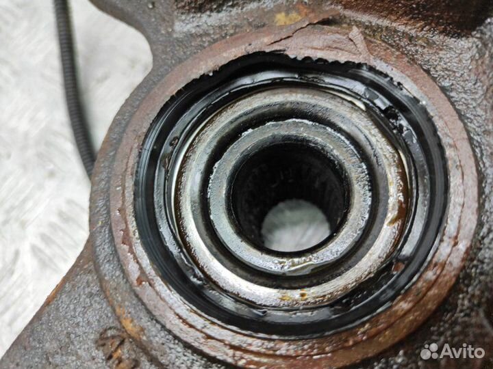 Кулак поворотный передний правый Kia Spectra S6D