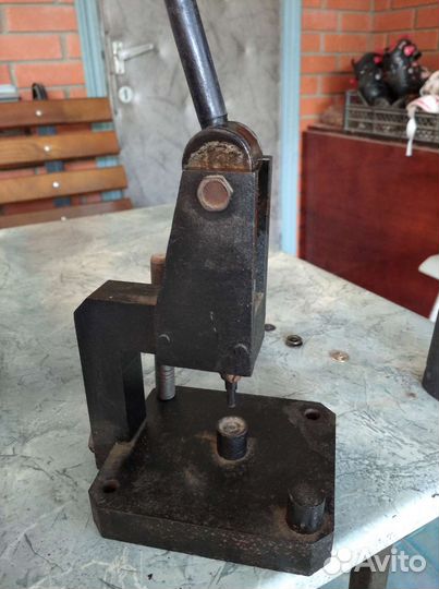 Для ремонта одежды