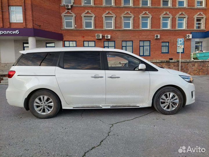 Kia Carnival 2.2 AT, 2018, 127 900 км