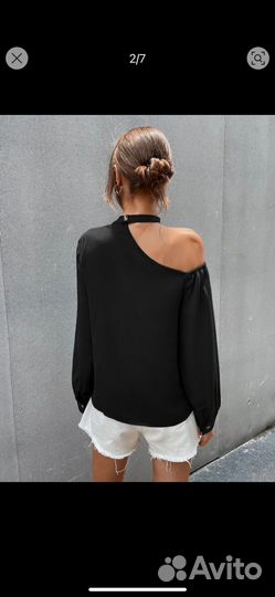 Блуза с ассимитричным плечом