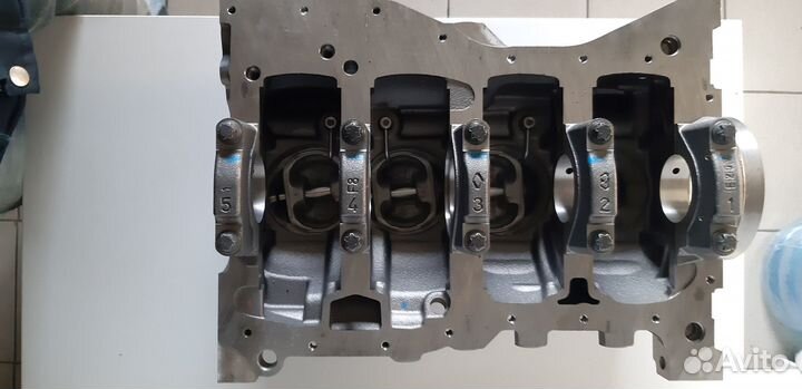 Блок двигателя К7М в сборе с поршнями, кольцами