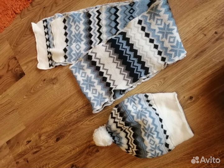 Шапка и шарф в отличном состоянии