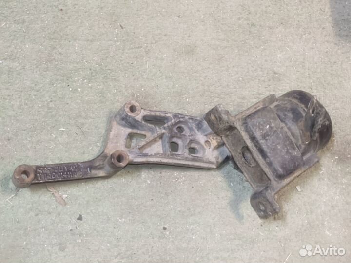 Кронштейн опоры двигателя правый Chery Tiggo T11