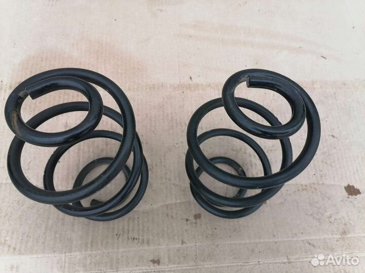 Пружины задние Ниссан Микро k12 оригинал