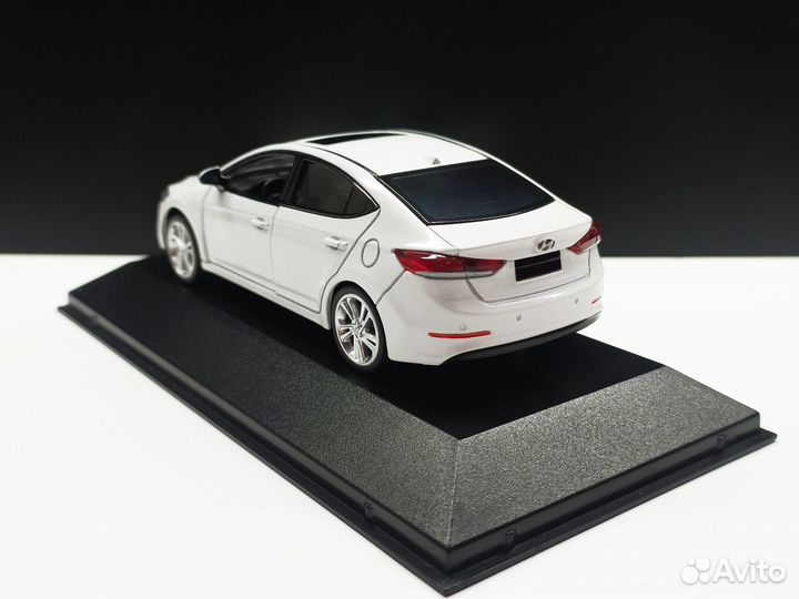 1:40 Hyundai Elantra White