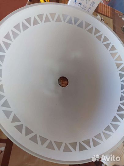 Люстра новая