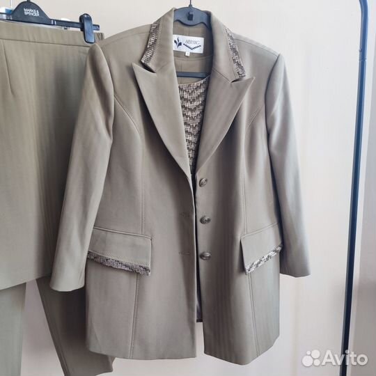 Костюм женский 4-ка