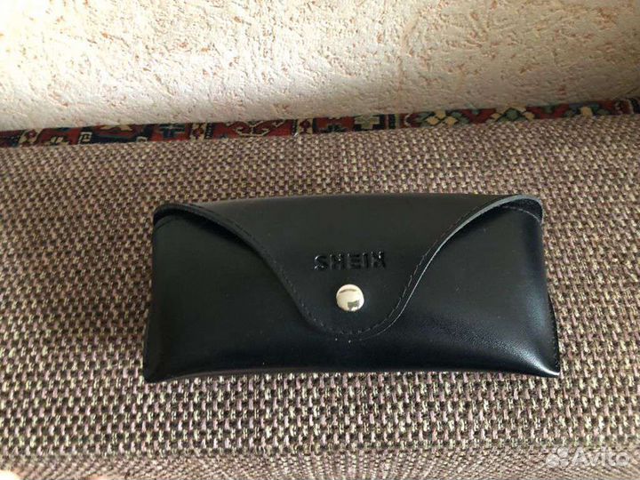 Солнцезащитные очки