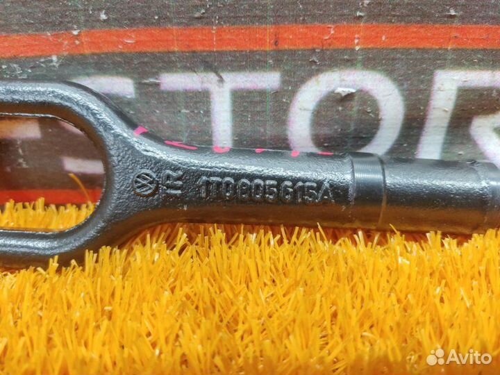 Крюк буксировочный Volkswagen Passat B7 caxa 2011