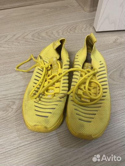 Япомогаю Вещи пакетомна девочку 146-152 с обувью