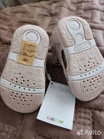 Босоножки для девочки 18 размер новые