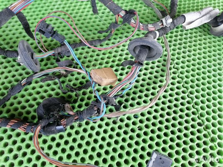 Проводка двери передней левой Шкода Фабия 1