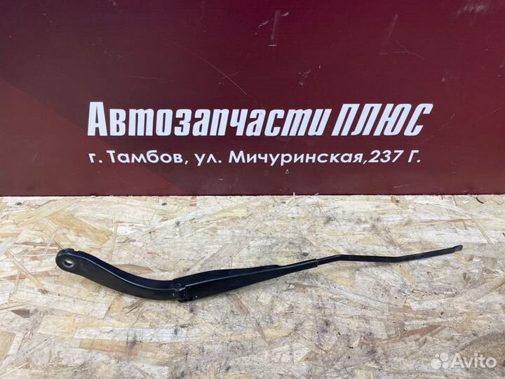 Поводок дворника передний левый Renault Sandero