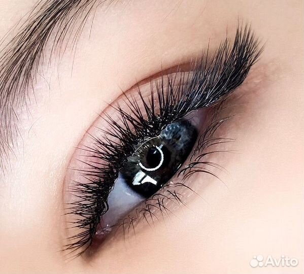 Наращивание ресниц в салоне, в центре города