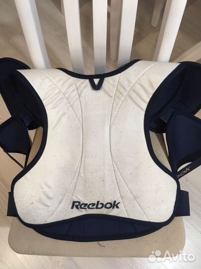 Нагрудник хоккейный