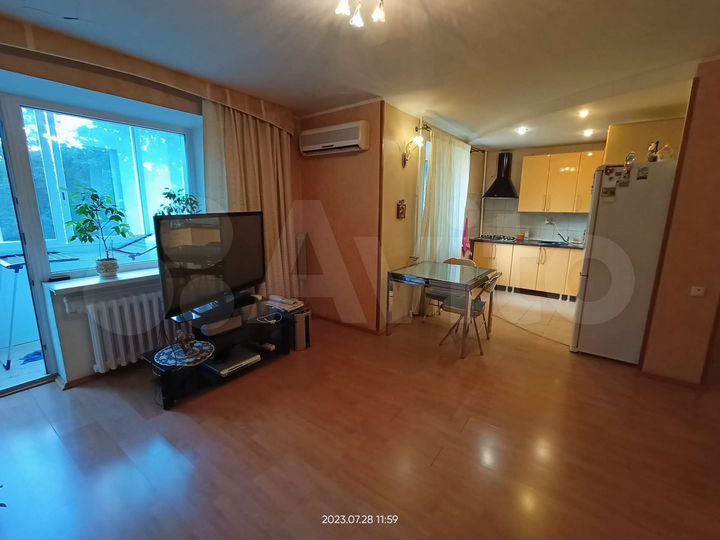 3-к. квартира, 80 м², 2/5 эт.