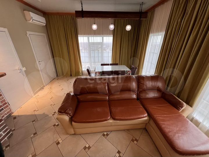 Дом 191,3 м² на участке 5 сот.