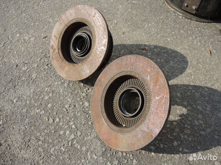 Ступица задняя Land Rover Defender