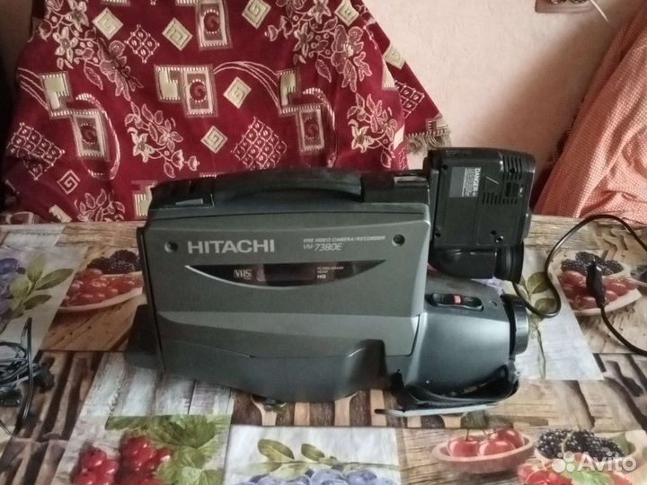 Видеокамера Hitachi VM-7380 E