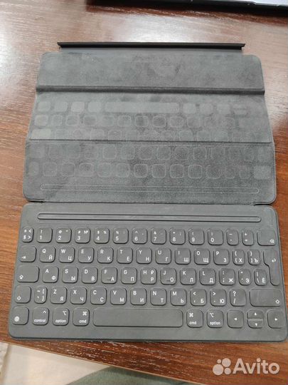 Чехол с клавиатурой на iPad