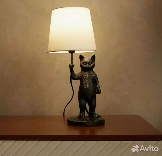 Лампа новая кот