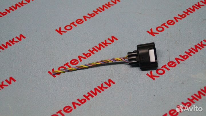 Nissan 23731-4M560 разъем датчика распредвала