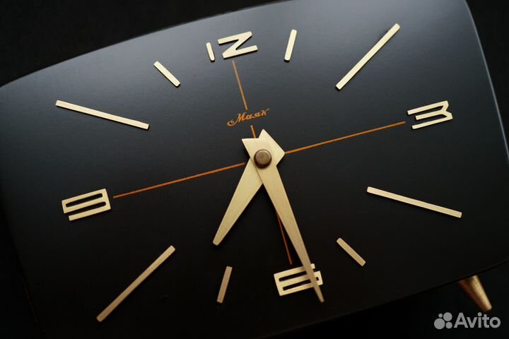 Советские настольные часы Маяк mid century