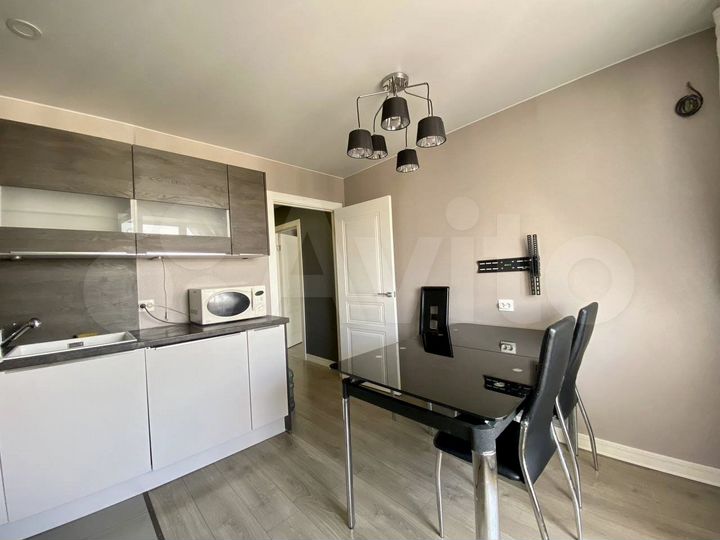 2-к. квартира, 64,6 м², 15/15 эт.