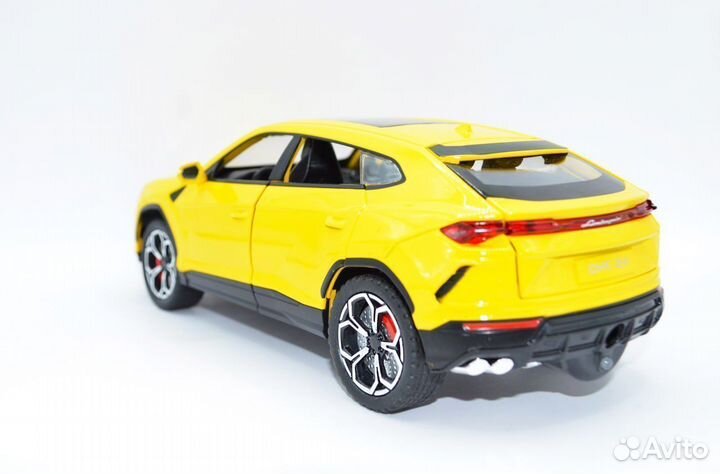 Металлическая машинка Lamborghini urus