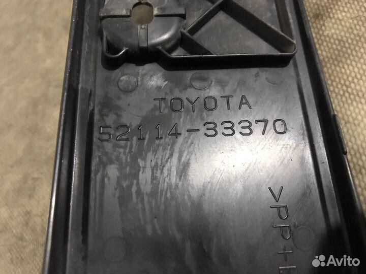 Площадка номерного знака Toyota Camry 55