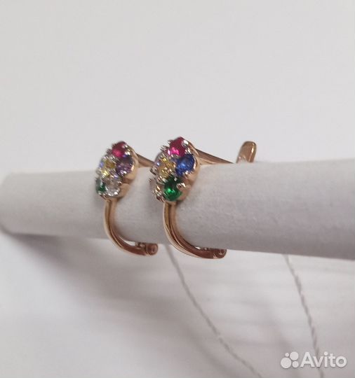 Золотые серьги с фианитом