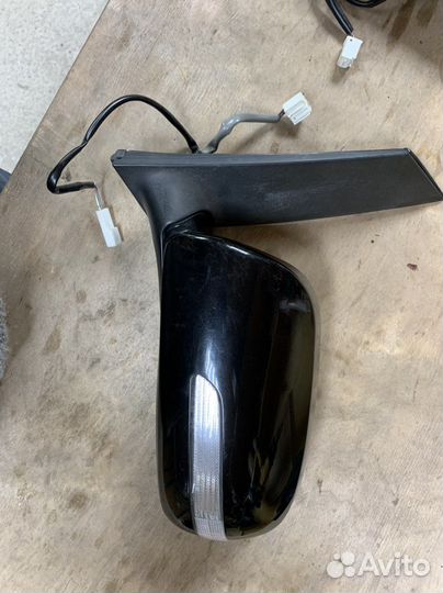 Зеркало заднего вида