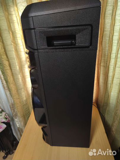 Мощная блютуз колонка LG ON88