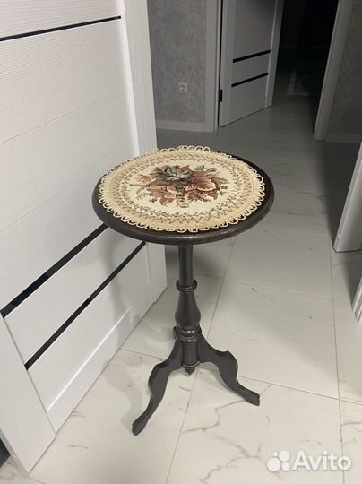 Подставка под цветы из дерева