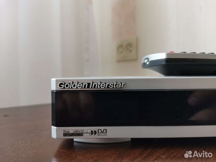 Спутниковый ресивер Golden Interstar DSR-8001