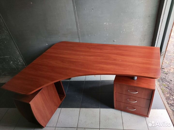 Стол письменный, компьютерный