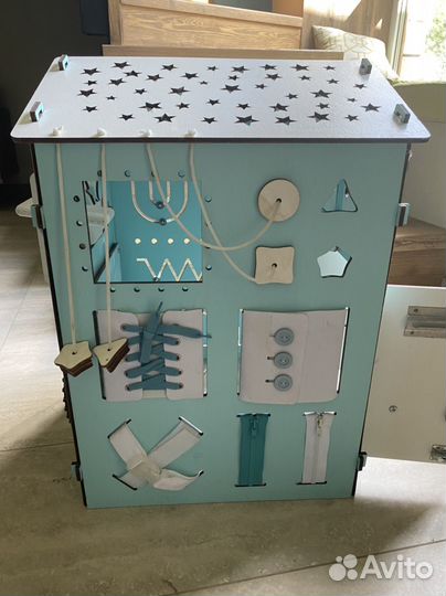 Бизиборд домик