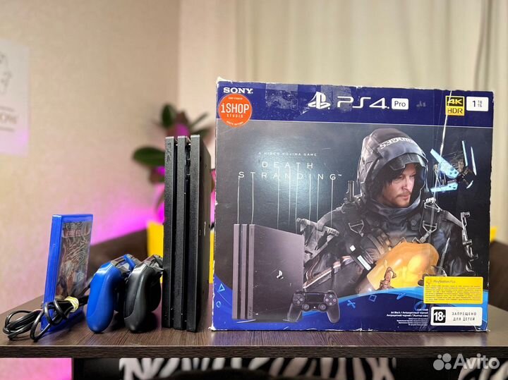 Sony Playstation 4 Pro 1 Tb 2 джойстика (600 игр)