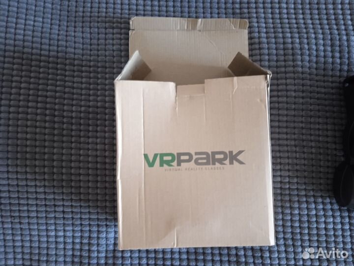 Очки виртуальной реальности vrpark и джойстик C8s