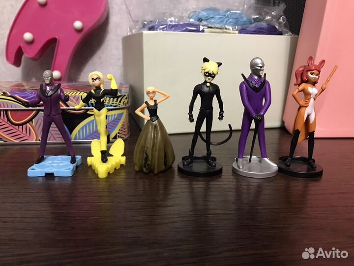 Фигурки из мультфильма Ледибаг и Супер Кот