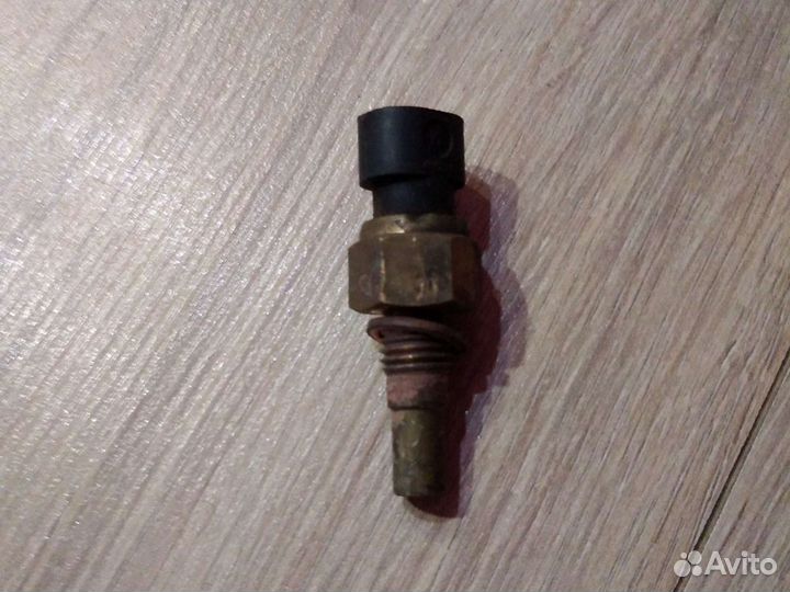 Датчик температуры охлаждающей жидкости