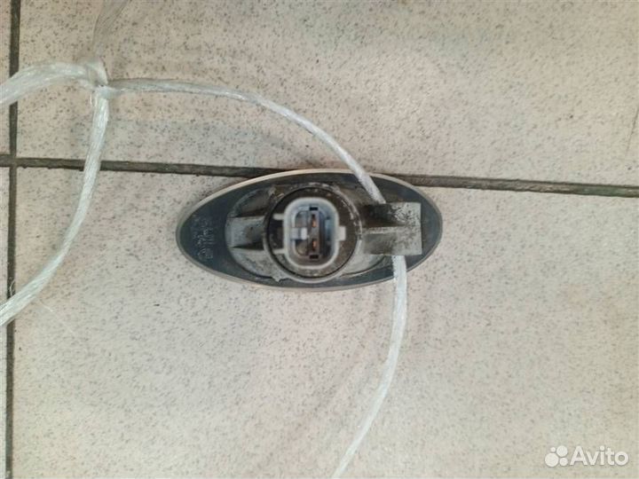 Повторитель в крыло Mitsubishi Lancer 9 CS 2000-2