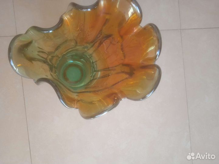 Ваза для цветов большая(цветное стекло)