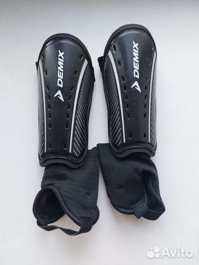 Футбольные щитки