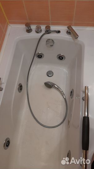Ванна джакузи с гидромассажем б/у