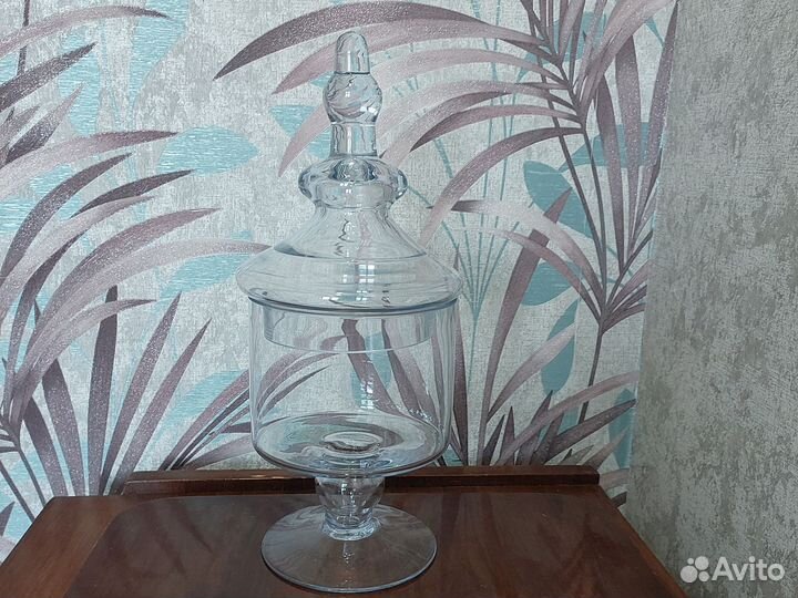 Графин, вазы, аквариум