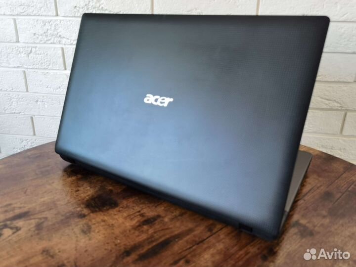 Большой ноутбук для игр, учебы, офиса