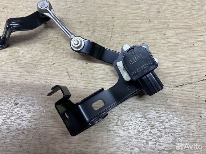 Датчик регулировки дорож. просвета Toyota Camry 75