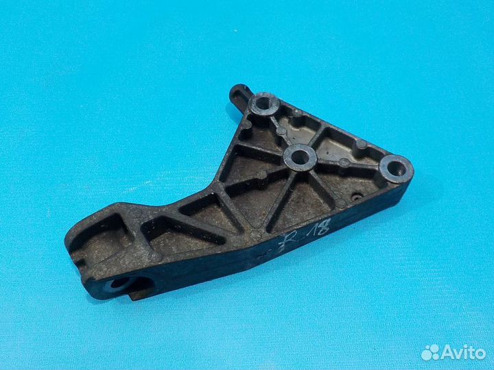 Кронштейн опоры двигателя задний opel Astra J 2010