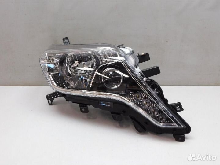 Фара правая Toyota Land Cruiser Prado